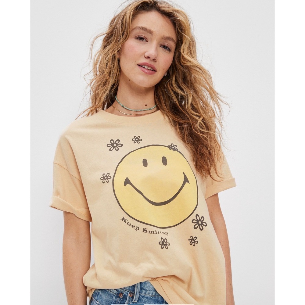 American Eagle Oversized Smiley Graphic Tee Keep Smiling Peach Floral XS/S